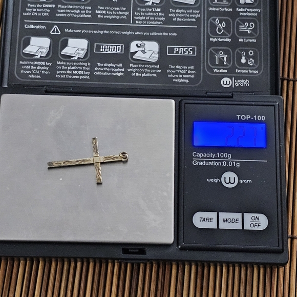 12k Gold Filled Etched Cross Pendant (Vintage) - Picture 11 of 11